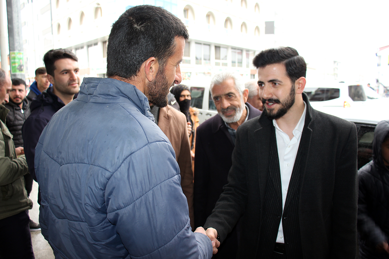 Ağrı'nın en genç belediye başkan adayı temaslarını sürdürüyor