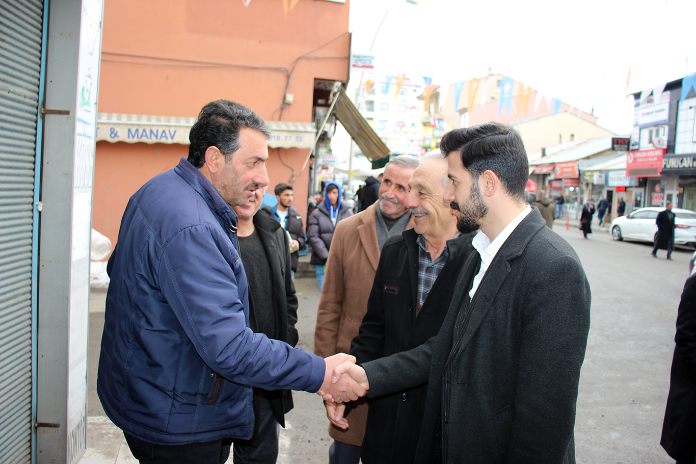Ağrı'nın en genç belediye başkan adayı temaslarını sürdürüyor