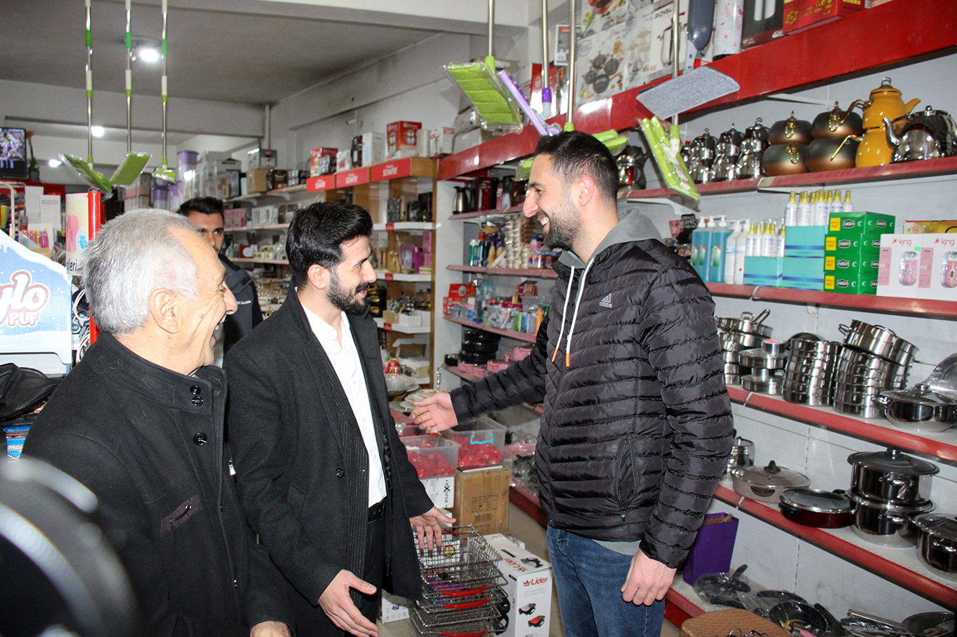 Ağrı'nın en genç belediye başkan adayı temaslarını sürdürüyor