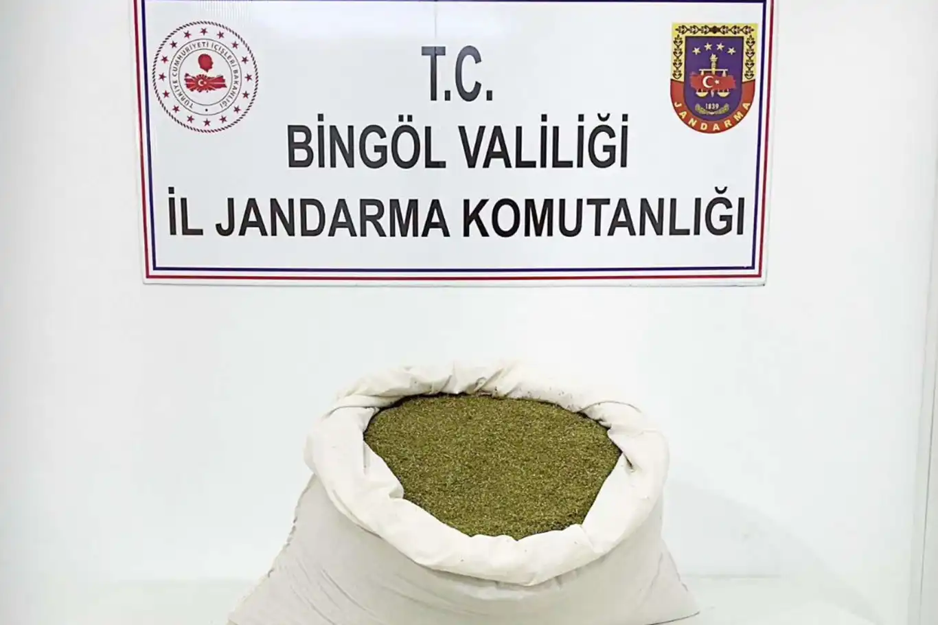 Bingöl’de 18,5 kilogram toz esrar ele geçirildi Bingöl’de 18,5 kilogram toz esrar ele geçirildi