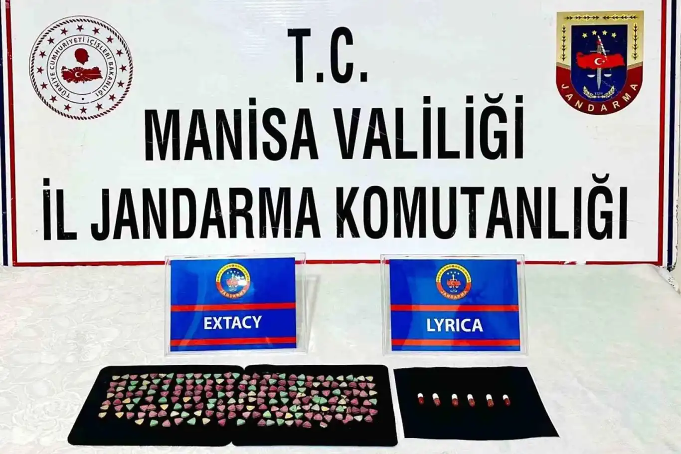 Manisa'da uyuşturucu operasyonu: 2 tutuklama Manisa'da uyuşturucu operasyonu: 2 tutuklama