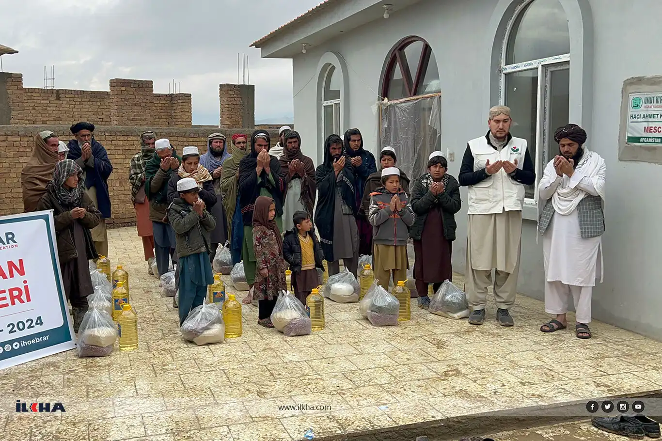 ÎHO EBRAR, li Efxenistanê bi wesîleya Remezanê kolîyên zexîreyê belav kir ÎHO EBRAR, li Efxenistanê bi wesîleya Remezanê kolîyên zexîreyê belav kir