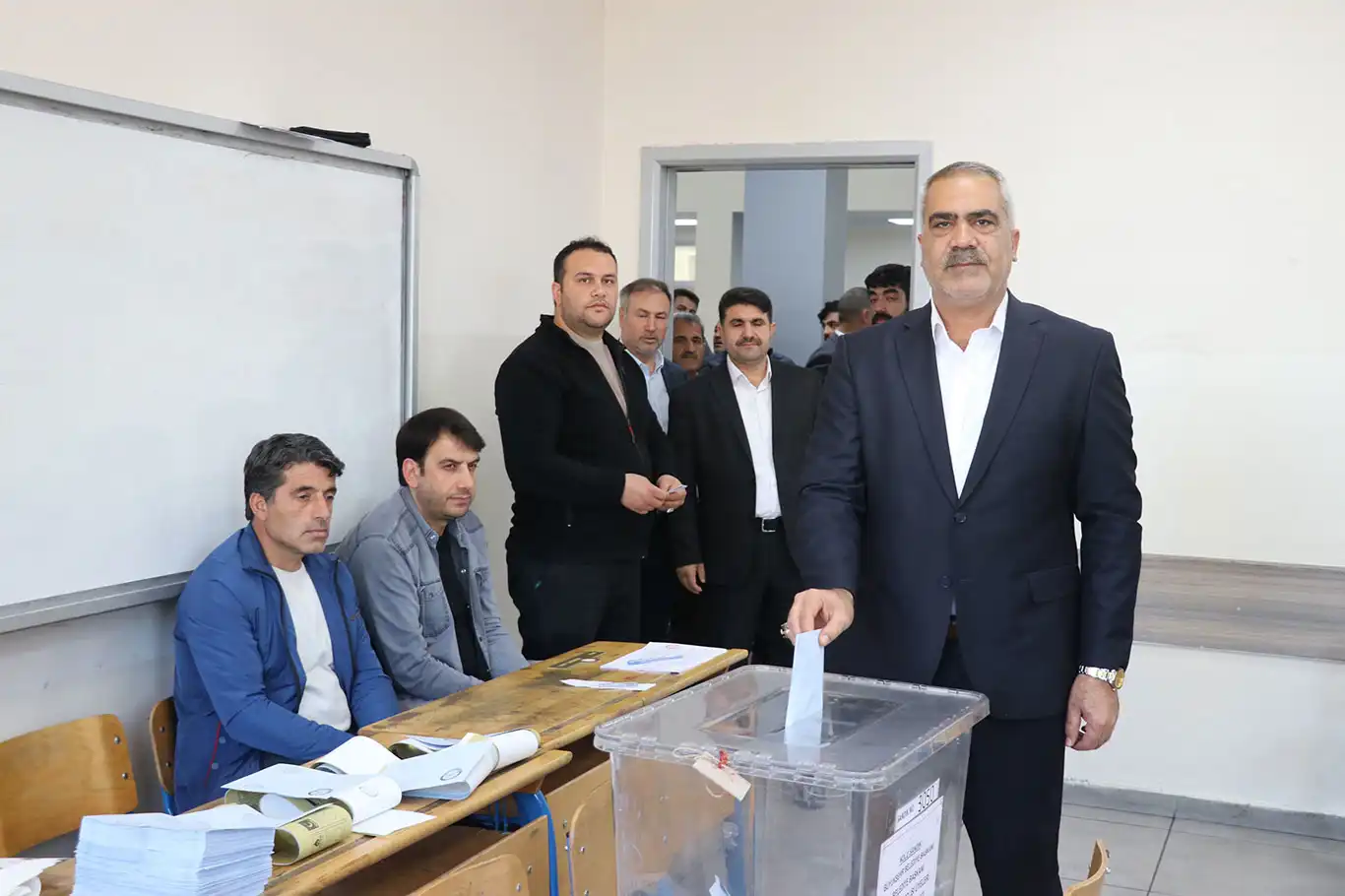 HÜDA PAR'ın Gaziantep Büyükşehir adayı Erat oyunu kullandı HÜDA PAR'ın Gaziantep Büyükşehir adayı Erat oyunu kullandı