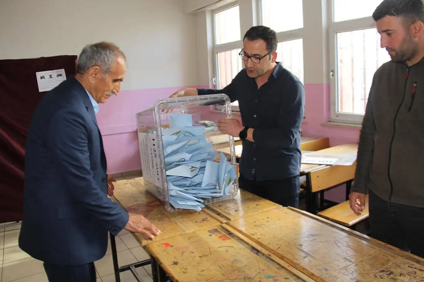 Diyarbakır'da oy sayma işlemi başladı