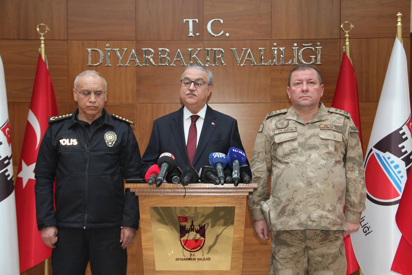 Diyarbakır Valisi Ali İhsan Su: Uyuşturucu ile mücadelemiz kararlı bir şekilde devam edecektir Diyarbakır Valisi Ali İhsan Su: Uyuşturucu ile mücadelemiz kararlı bir şekilde devam edecektir