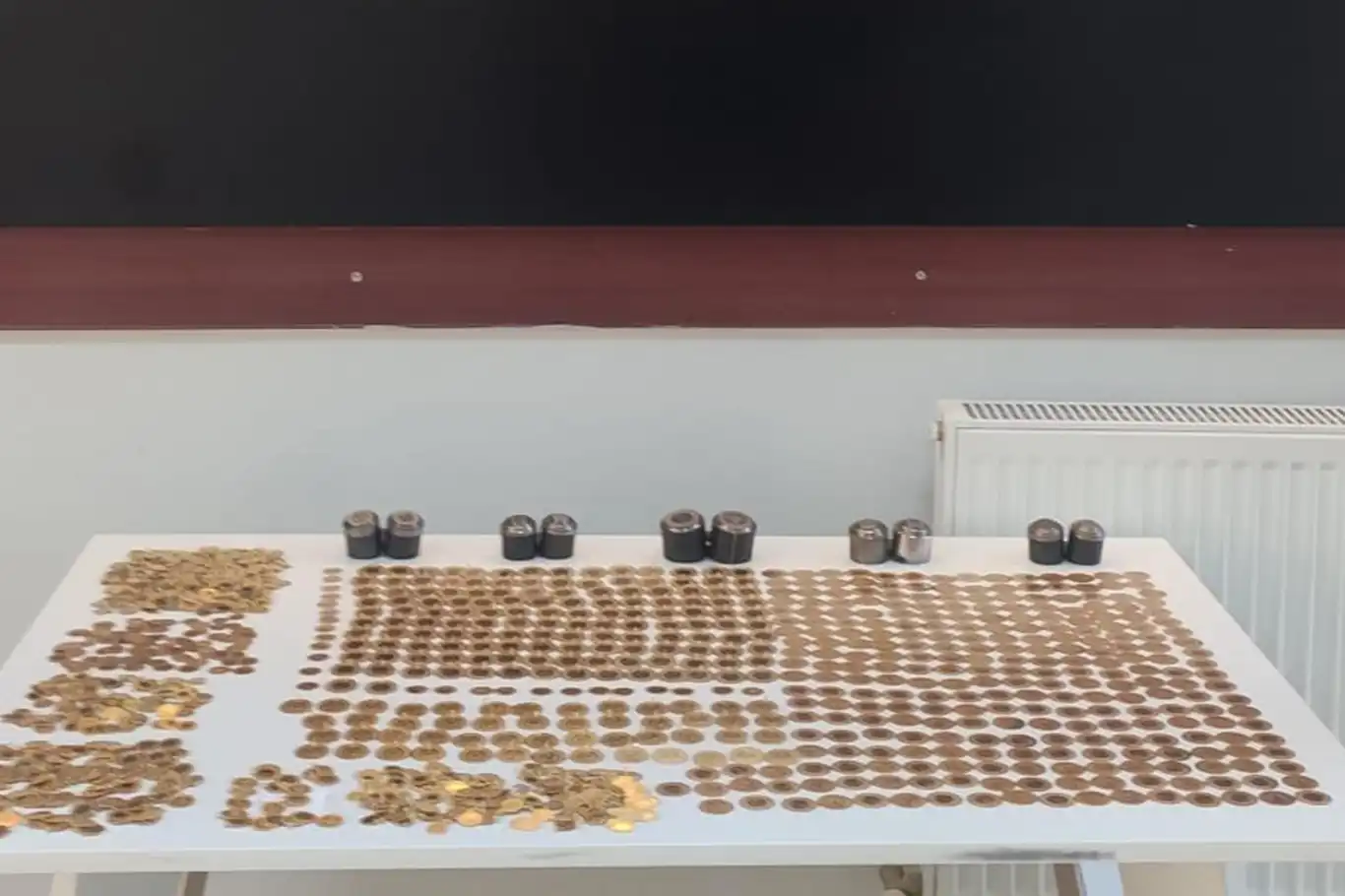 Kuyumcu atölyesinde 11 milyon 500 bin TL değerinde basımı düşük altın ele geçirildi Kuyumcu atölyesinde 11 milyon 500 bin TL değerinde basımı düşük altın ele geçirildi