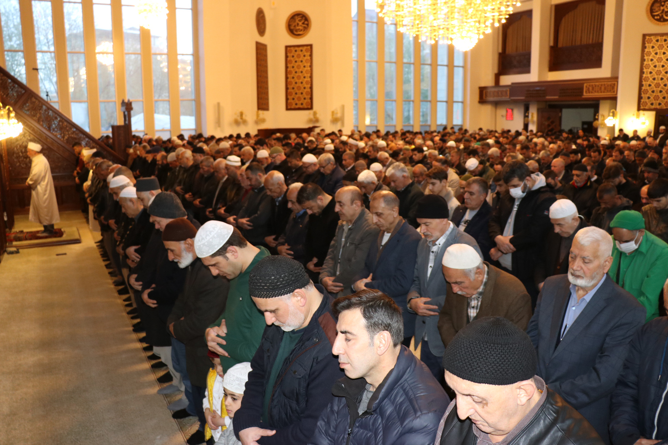 Bayram namazında Gazze'nin zaferi için eller duaya kalktı