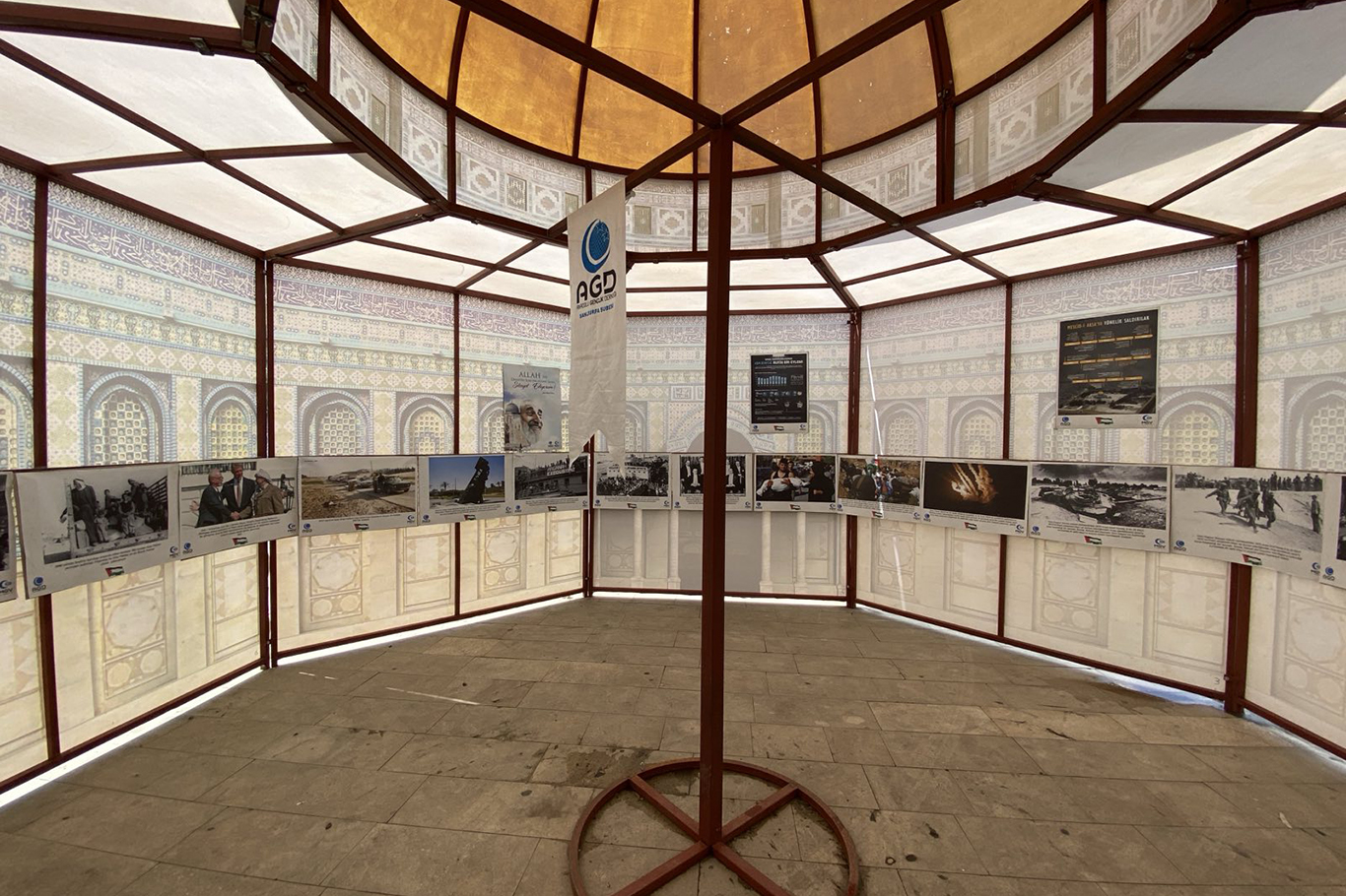 Şanlıurfa'da Rabia Meydanı'na Kubbet-üs Sahra maketi konuldu Şanlıurfa'da Rabia Meydanı'na Kubbet-üs Sahra maketi konuldu