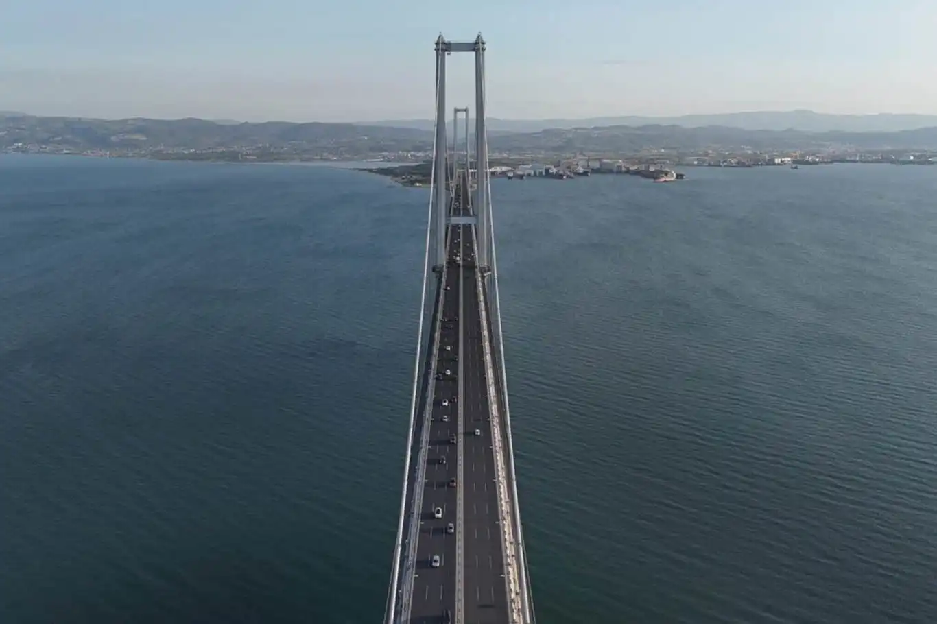 Osmangazi Köprüsü'nden 117 bin 537 araç geçti Osmangazi Köprüsü'nden 117 bin 537 araç geçti