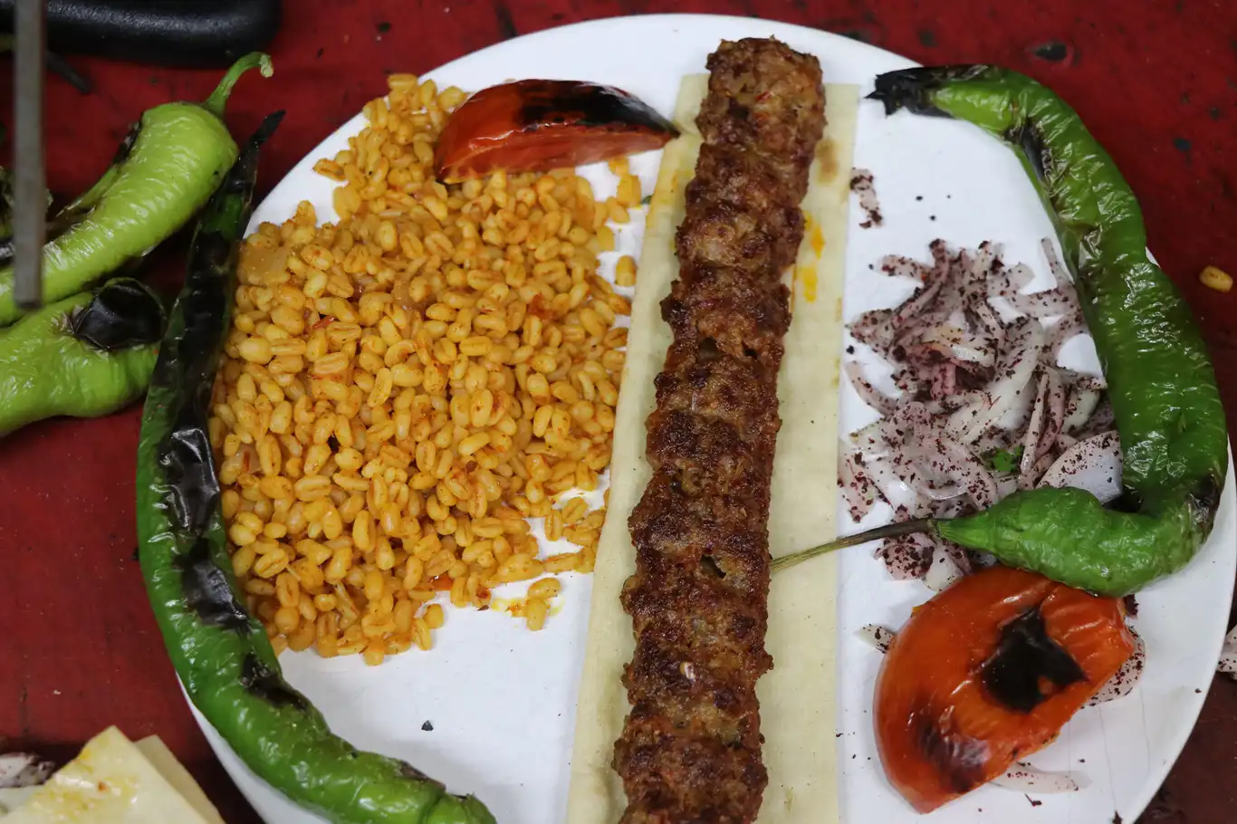Kebap ustasından et pişirmenin püf noktaları Kebap ustasından et pişirmenin püf noktaları