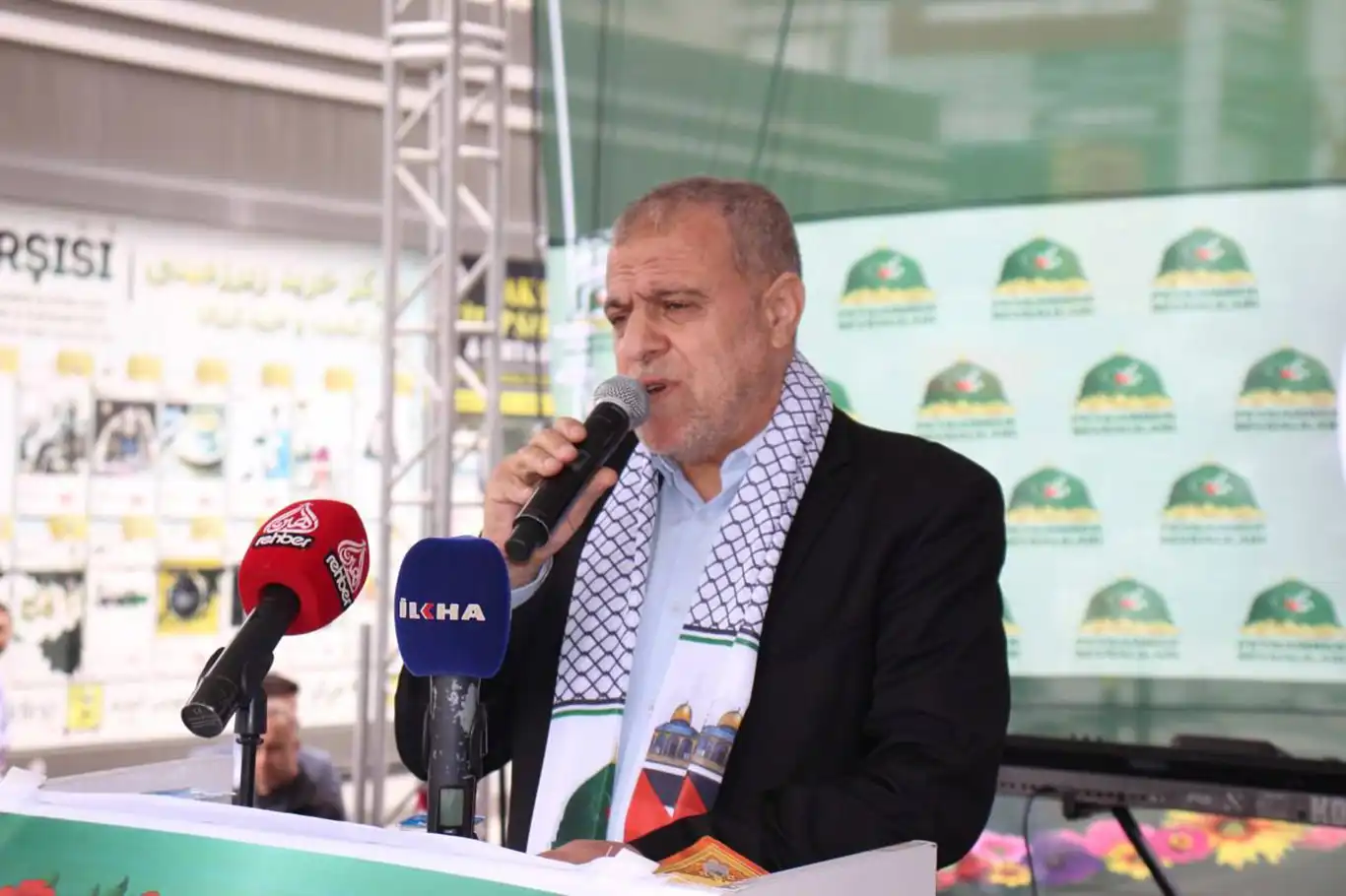 HAMAS yetkililerinden Suheyl el-Hindi: Gazze 2 milyar Müslümanın izzetini ve şerefini koruyor HAMAS yetkililerinden Suheyl el-Hindi: Gazze 2 milyar Müslümanın izzetini ve şerefini koruyor