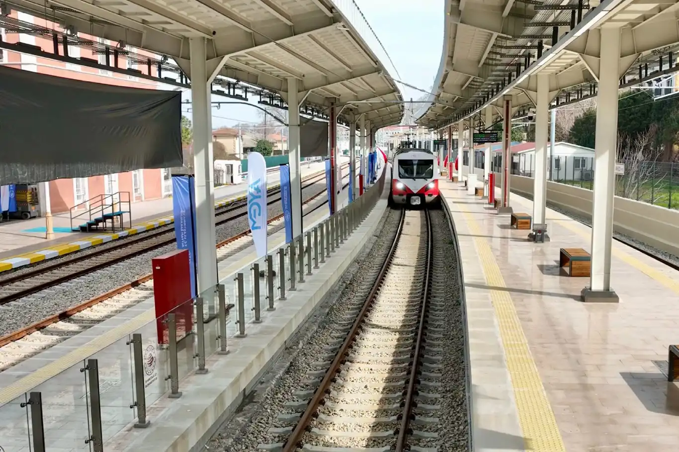 Yarın Ankara, İstanbul ve İzmir'de metro ücretsiz olacak Yarın Ankara, İstanbul ve İzmir'de metro ücretsiz olacak
