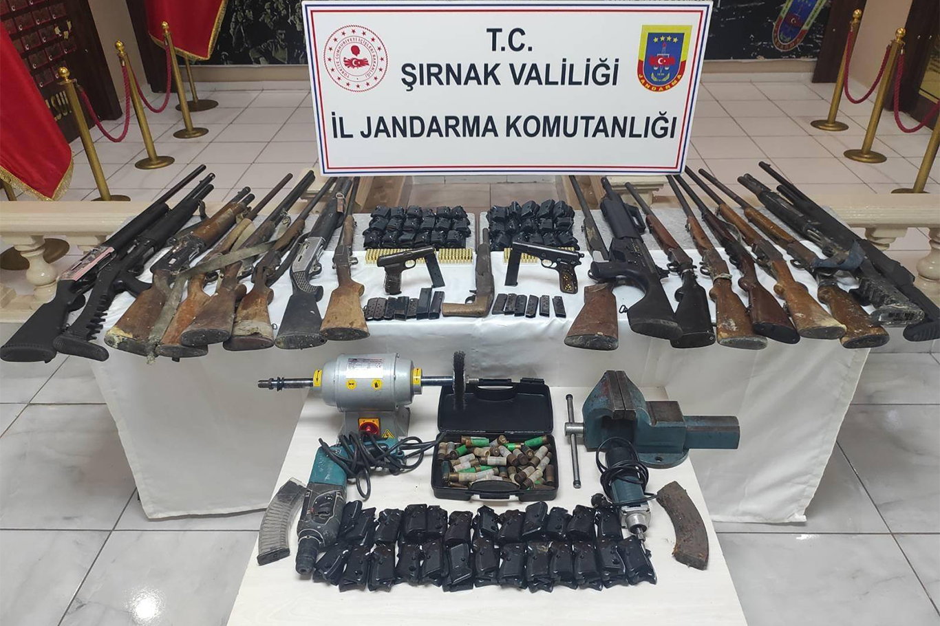 Şırnak'ta kaçak silah imalathanesine operasyon Şırnak'ta kaçak silah imalathanesine operasyon