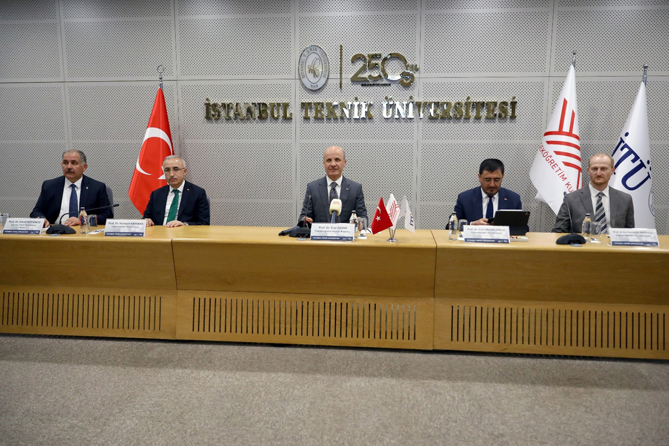 YÖK Başkanı Özvar: 21 yeni lisans, 50 ön lisans programı açılacak YÖK Başkanı Özvar: 21 yeni lisans, 50 ön lisans programı açılacak
