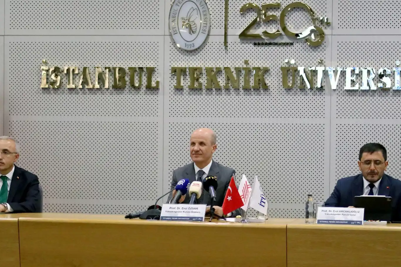 YÖK Başkanı Özvar: 21 yeni lisans, 50 ön lisans programı açılacak YÖK Başkanı Özvar: 21 yeni lisans, 50 ön lisans programı açılacak
