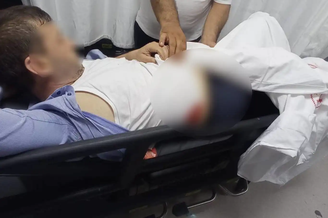 Diyarbakır'da okul müdürüne bıçaklı saldırı Diyarbakır'da okul müdürüne bıçaklı saldırı