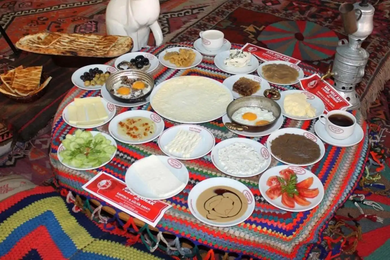 Ramazan Bayramı'nda sağlıklı beslenme için pratik öneriler Ramazan Bayramı'nda sağlıklı beslenme için pratik öneriler