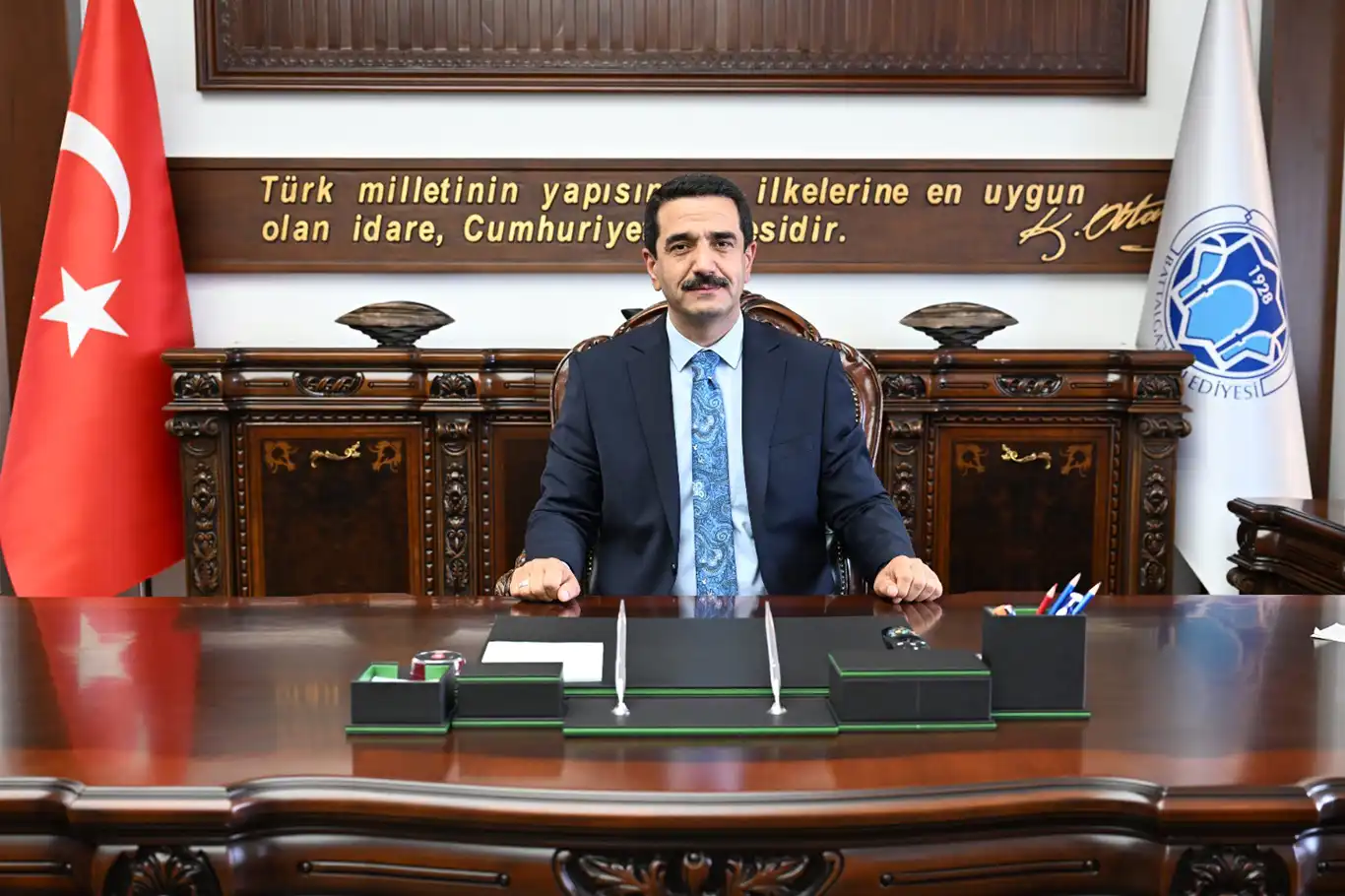 "Ramazan ayının adeta bir ödülü olan Ramazan Bayramı bizim için önem arz etmektedir" "Ramazan ayının adeta bir ödülü olan Ramazan Bayramı bizim için önem arz etmektedir"