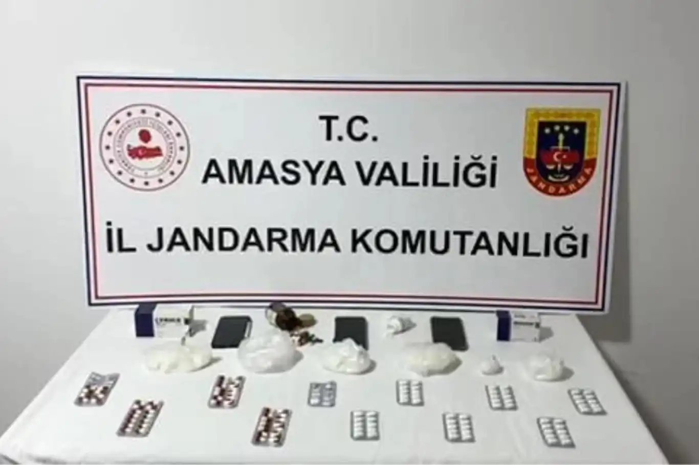 Amasya'da uyuşturucu operasyonu: 2 gözaltı Amasya'da uyuşturucu operasyonu: 2 gözaltı