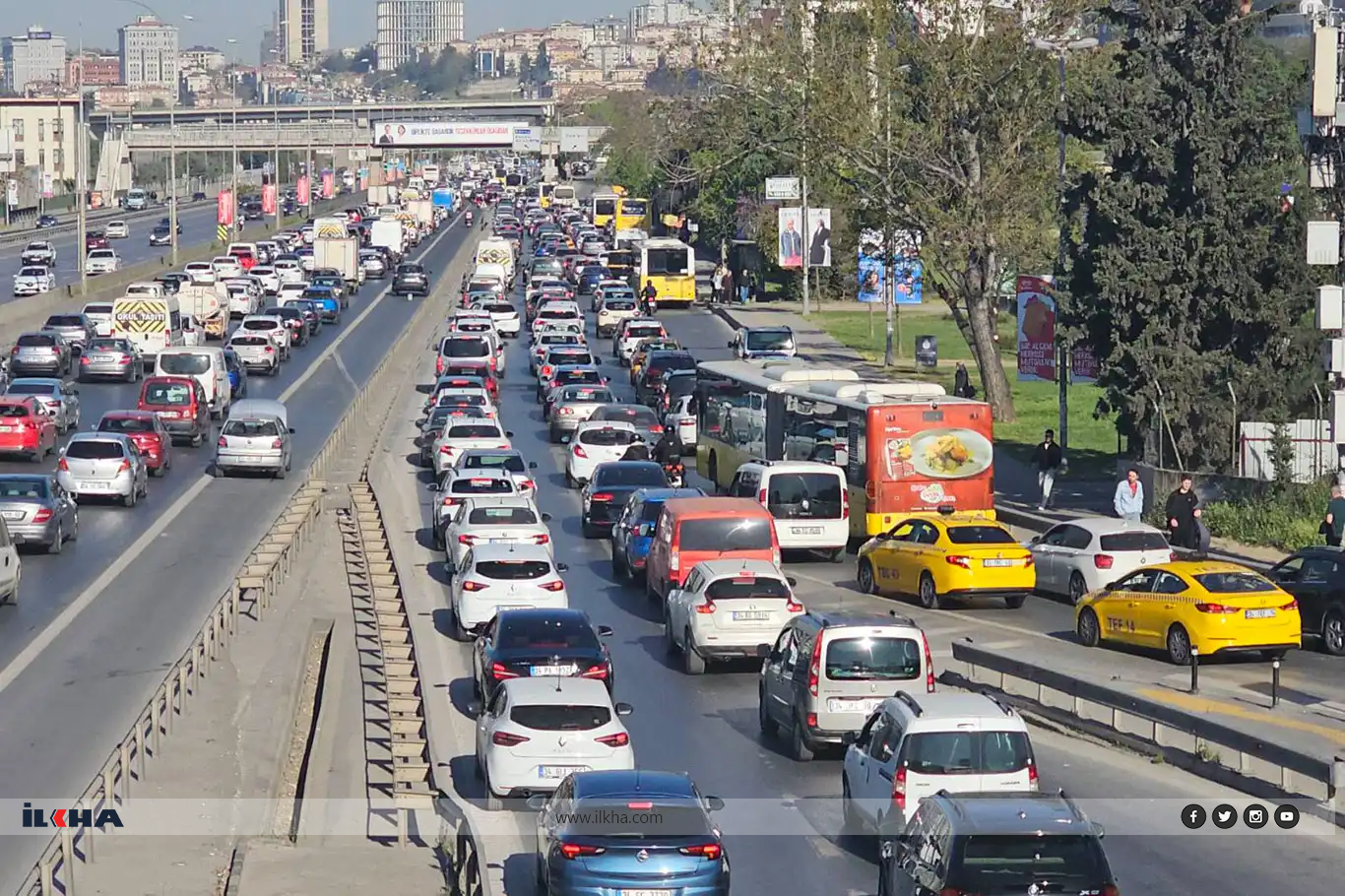 İstanbul'da araç sayısı 53 ilin toplam araç sayısına ulaştı İstanbul'da araç sayısı 53 ilin toplam araç sayısına ulaştı