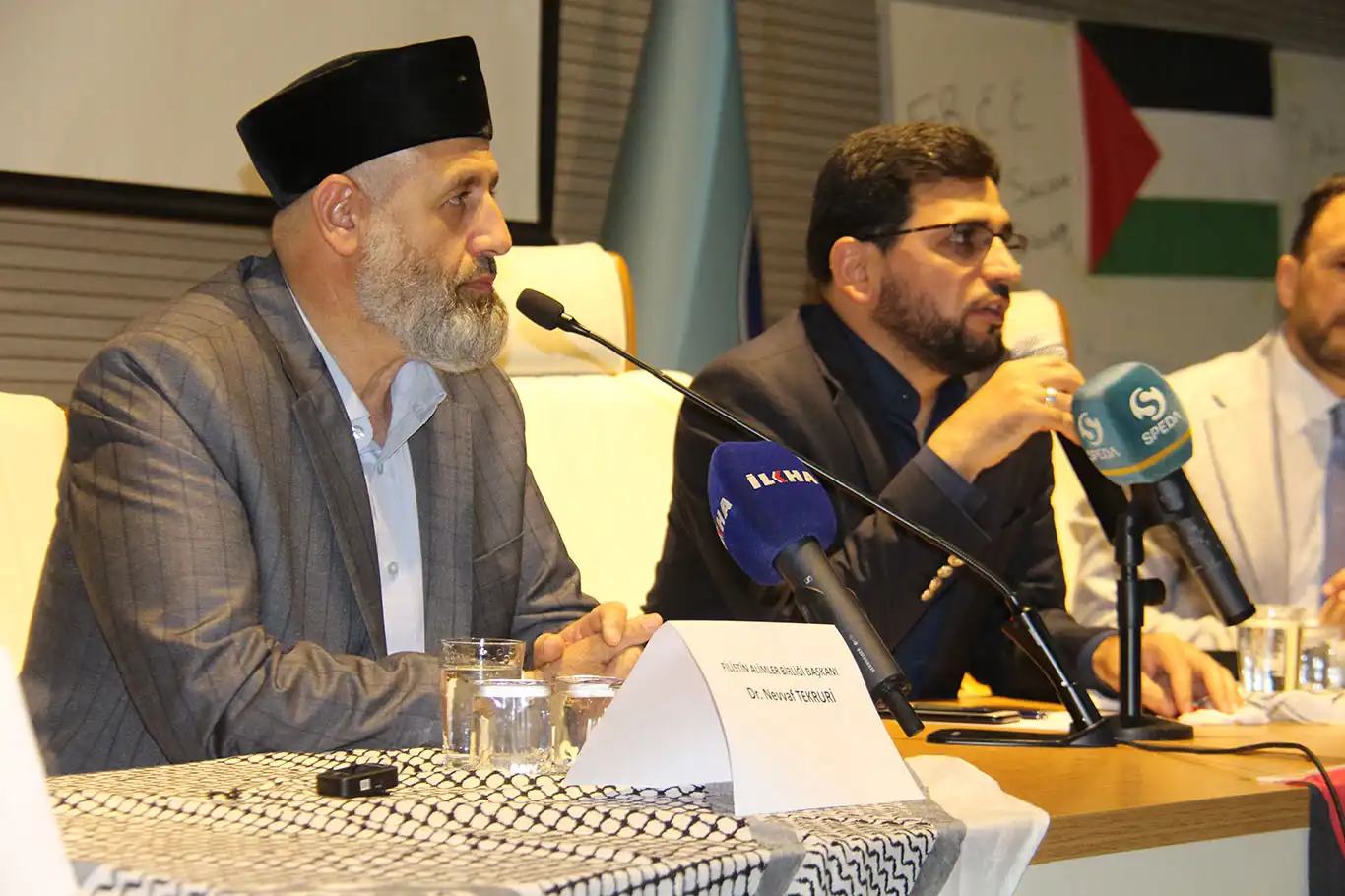 Dr. Nevaf Tekruri: Mücahitlerimiz mükemmel bir cihad örneği ortaya koyuyor! Dr. Nevaf Tekruri: Mücahitlerimiz mükemmel bir cihad örneği ortaya koyuyor!