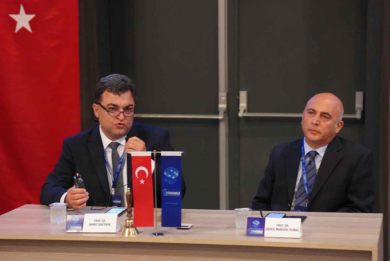 Dünyanın önde gelen beyin cerrahları Çukurova Üniversitesi'nde buluştu Dünyanın önde gelen beyin cerrahları Çukurova Üniversitesi'nde buluştu