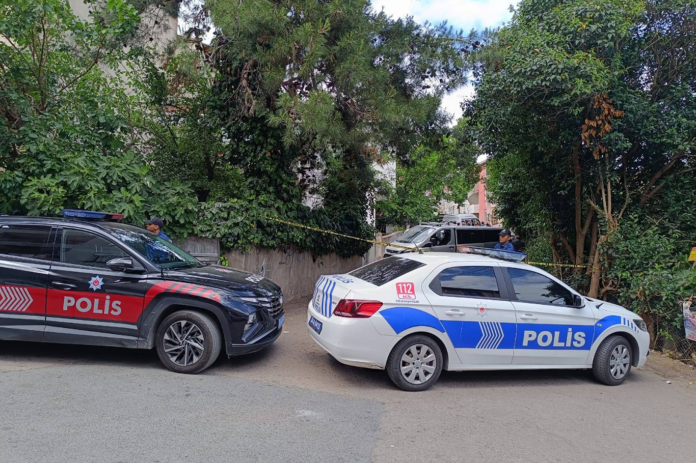 İstanbul'da iki ayrı çöp konteynerinde parçalanmış erkek cesedi bulundu İstanbul'da iki ayrı çöp konteynerinde parçalanmış erkek cesedi bulundu