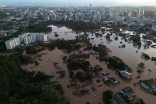 ارتفاع عدد ضحايا الفيضانات في البرازيل