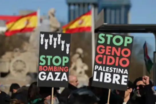 وزير الحقوق الاجتماعية الإسباني يحذر الشركات الوطنية من المشاركة في الإبادة الجماعية في غزة