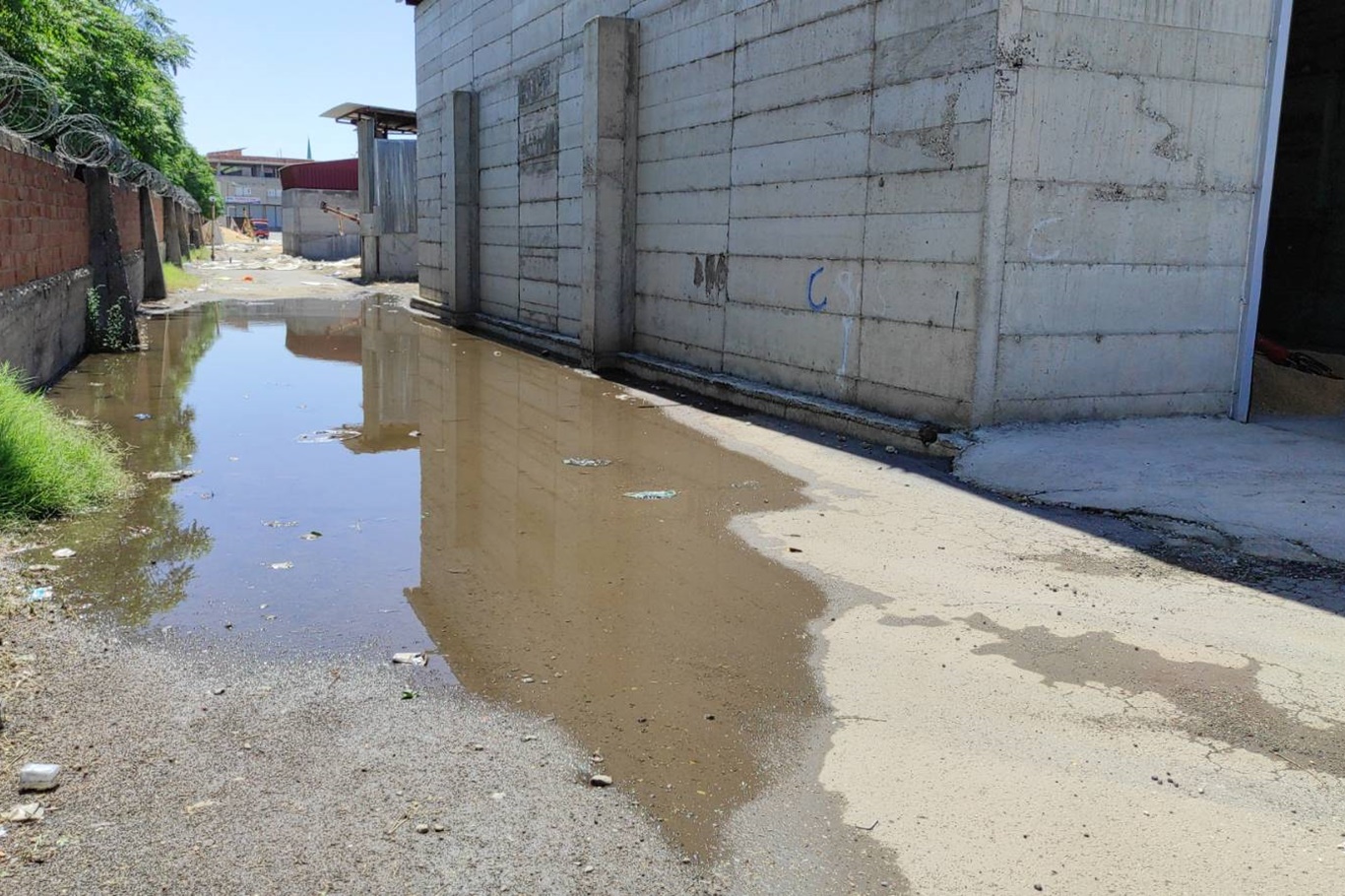 Altyapı yetersizliği hububatçı esnafını büyük zarara uğrattı