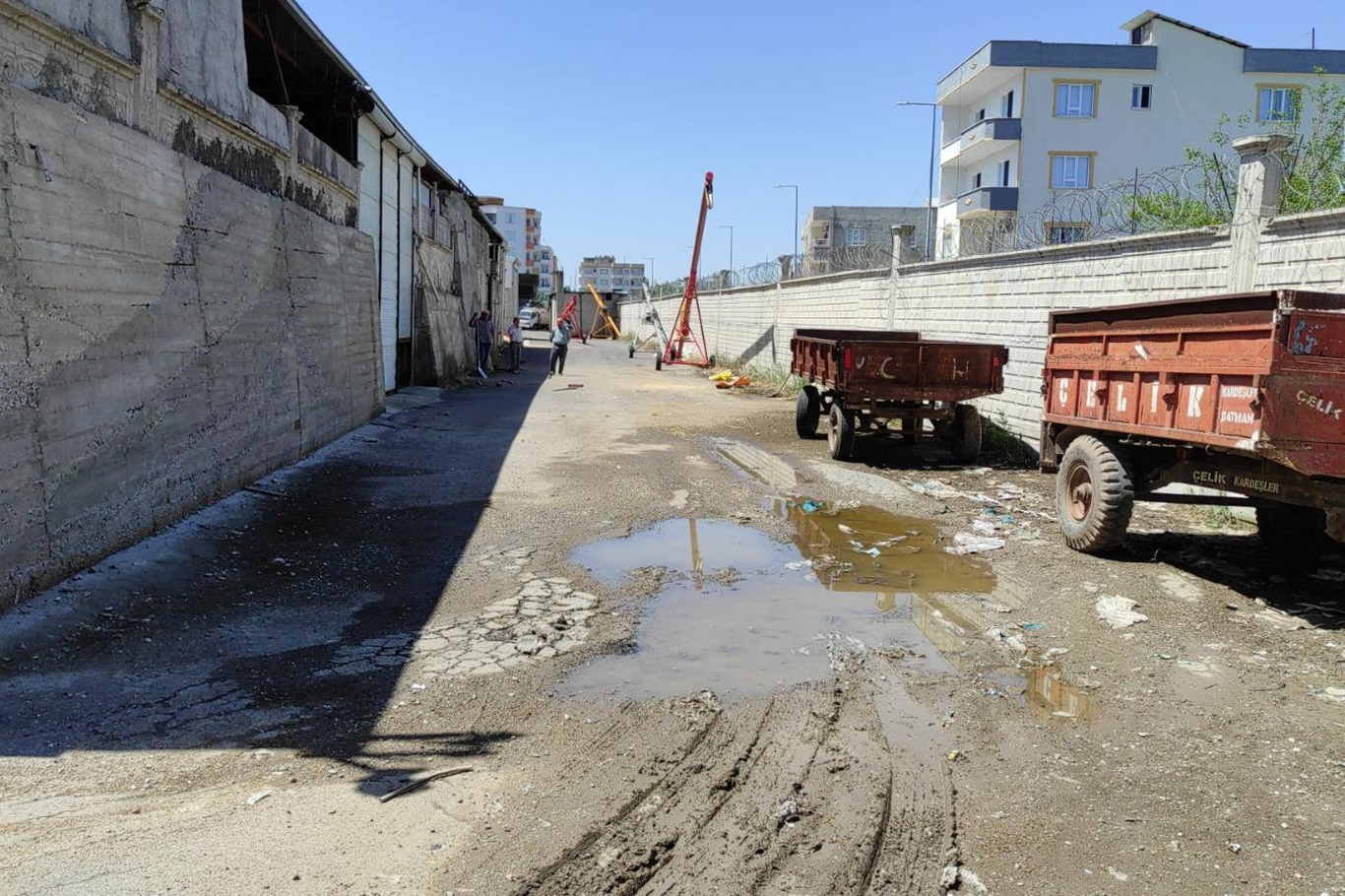 Altyapı yetersizliği hububatçı esnafını büyük zarara uğrattı