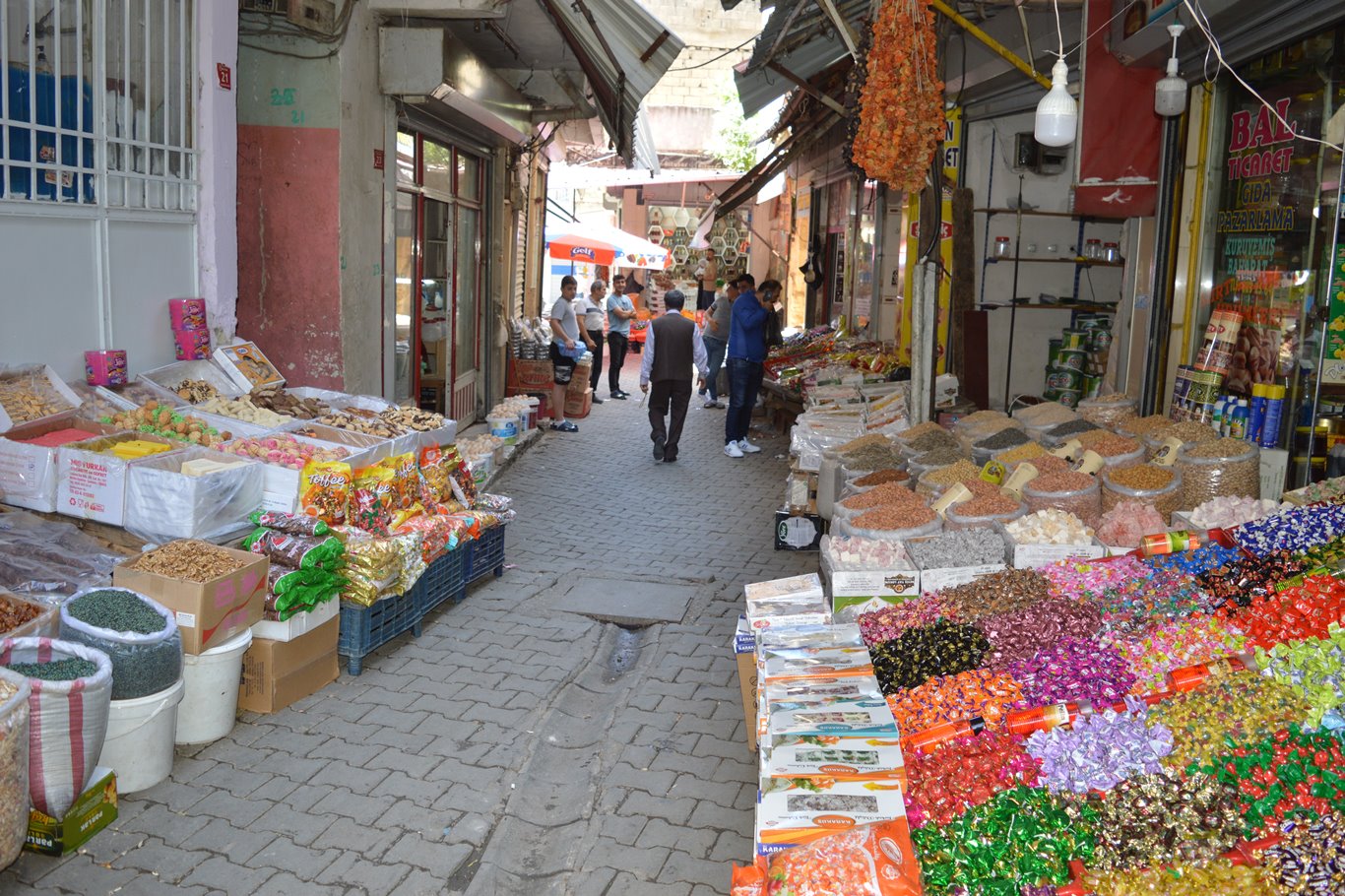 Bayram alışverişinde çarşı pazar hareketliliği beklenenin altında kaldı
