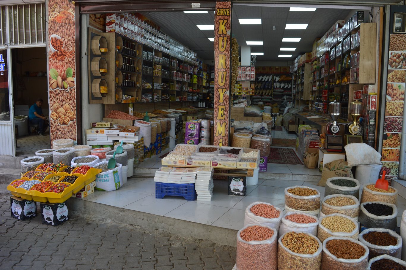 Bayram alışverişinde çarşı pazar hareketliliği beklenenin altında kaldı