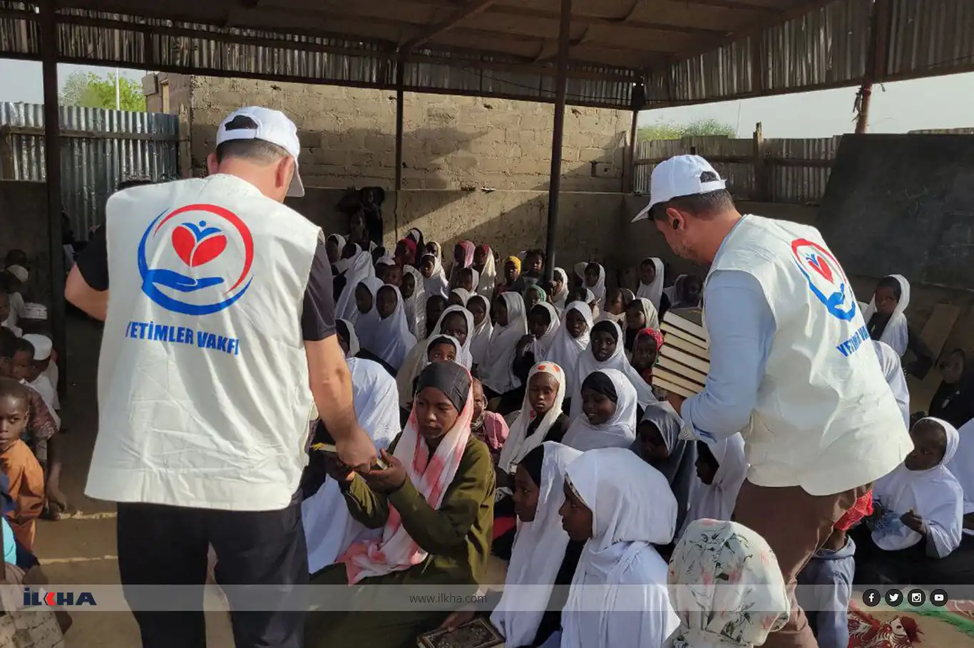 Orphans Foundation distributes Holy Qurans to madrasa students in Chad Orphans Foundation distributes Holy Qurans to madrasa students in Chad