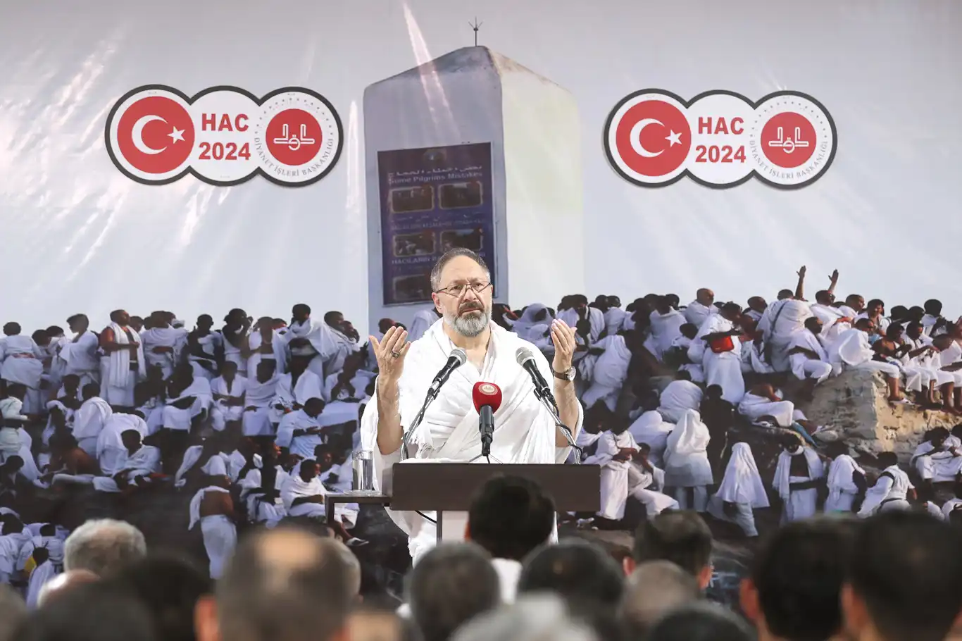Diyanet İşleri Başkanı Erbaş’tan vakfe duası Diyanet İşleri Başkanı Erbaş’tan vakfe duası