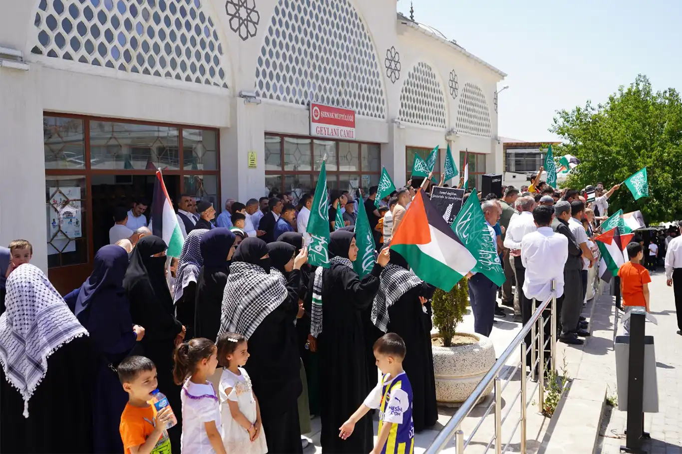İsrail vahşeti Şırnak’ta basın açıklaması ile telin edildi İsrail vahşeti Şırnak’ta basın açıklaması ile telin edildi