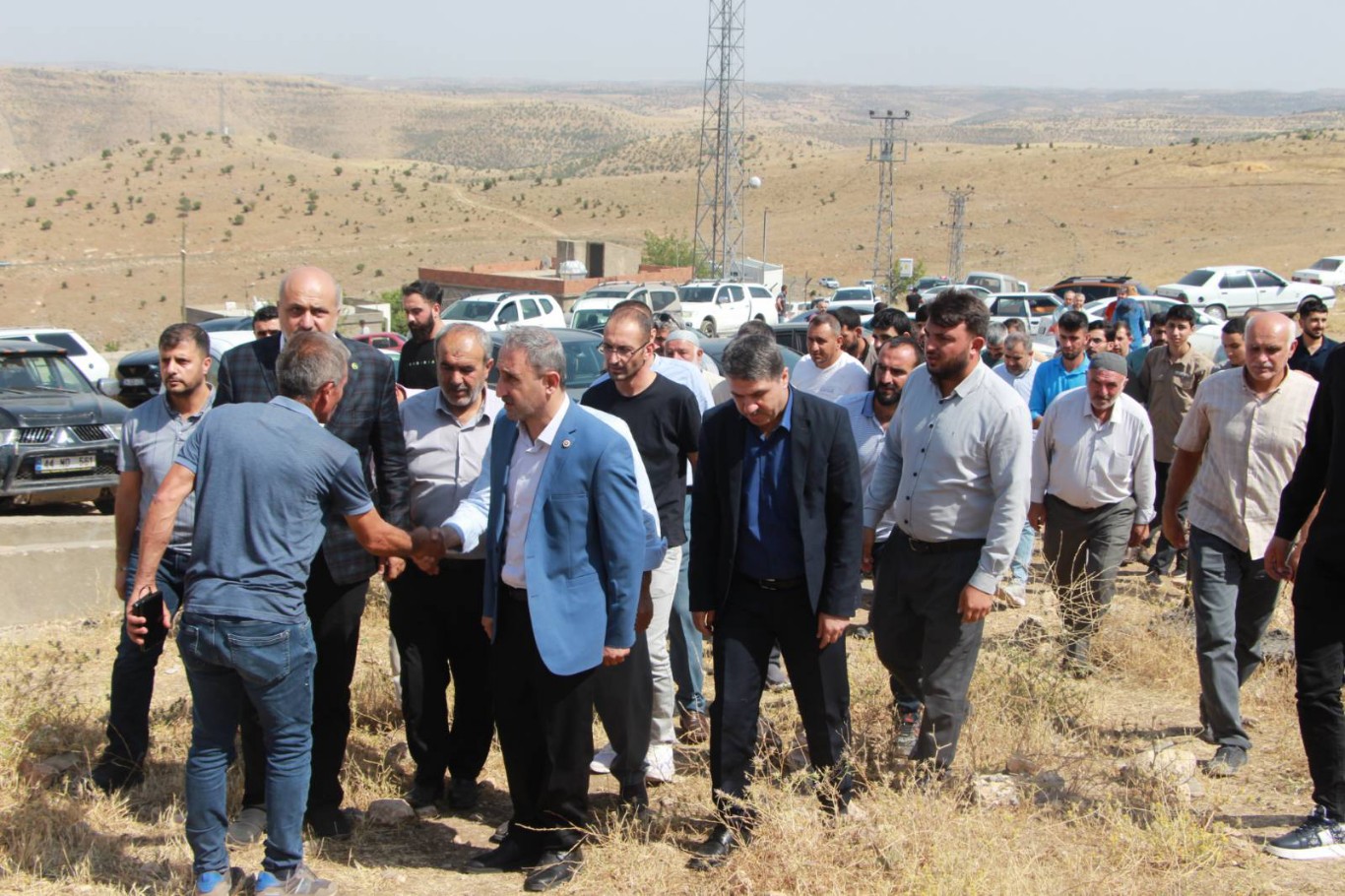 HÜDA PAR Genel Sekreteri ve Gaziantep Milletvekili Şehzade Demir, yangından etkilenen köyleri ziyaret etti.