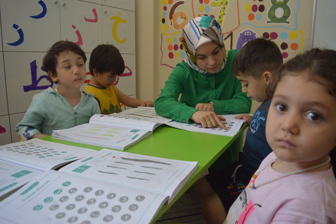"Geleceğimiz, gönlü camiye bağlı gençliği oluşturmakla ihya olur"