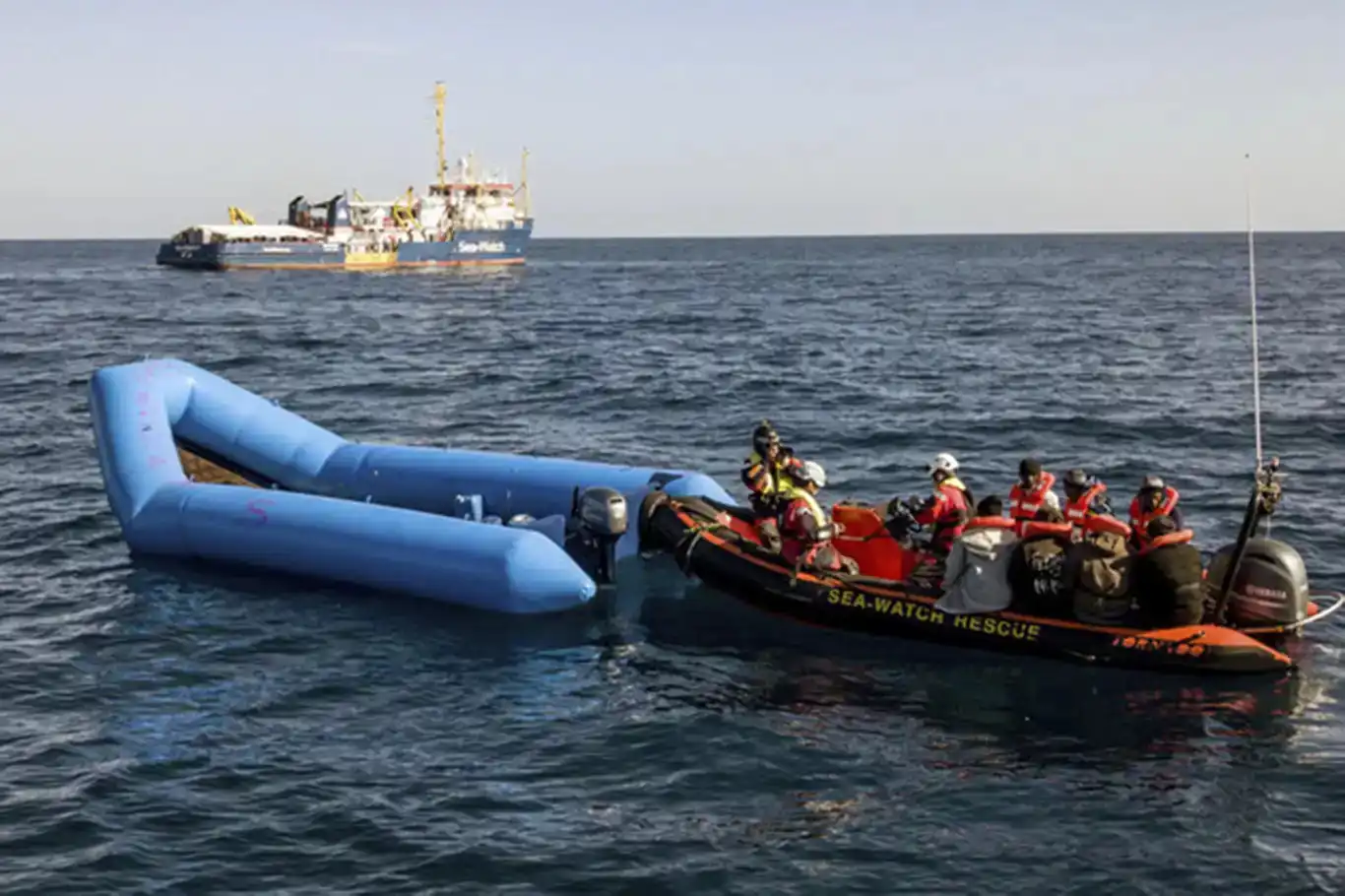 İtalya'da 34 göçmen hayatını kaybetti, onlarca kişi kayıp İtalya'da 34 göçmen hayatını kaybetti, onlarca kişi kayıp