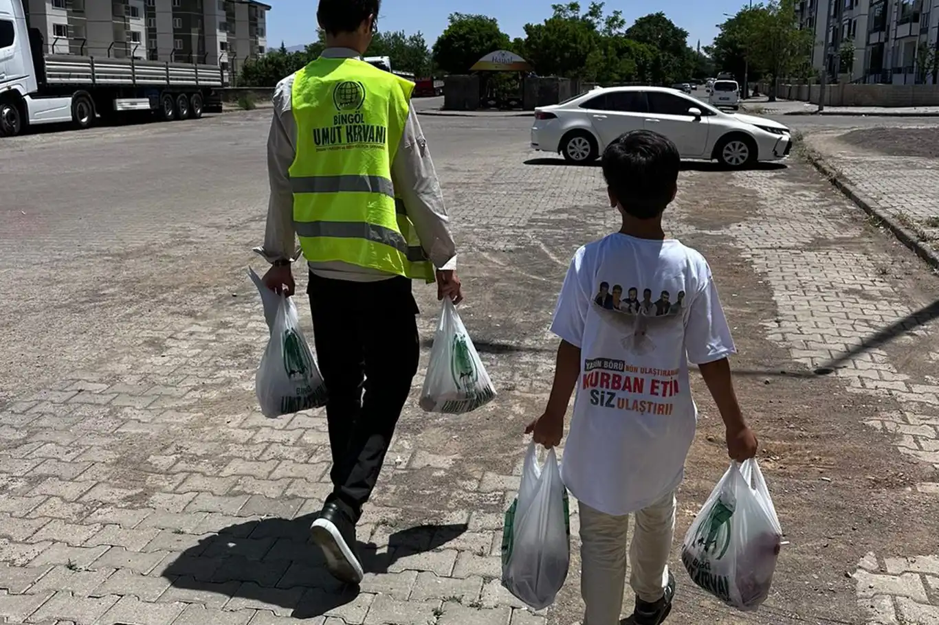 Bingöl Umut Kervanı, binlerce aileye kurbanlık et ulaştırdı