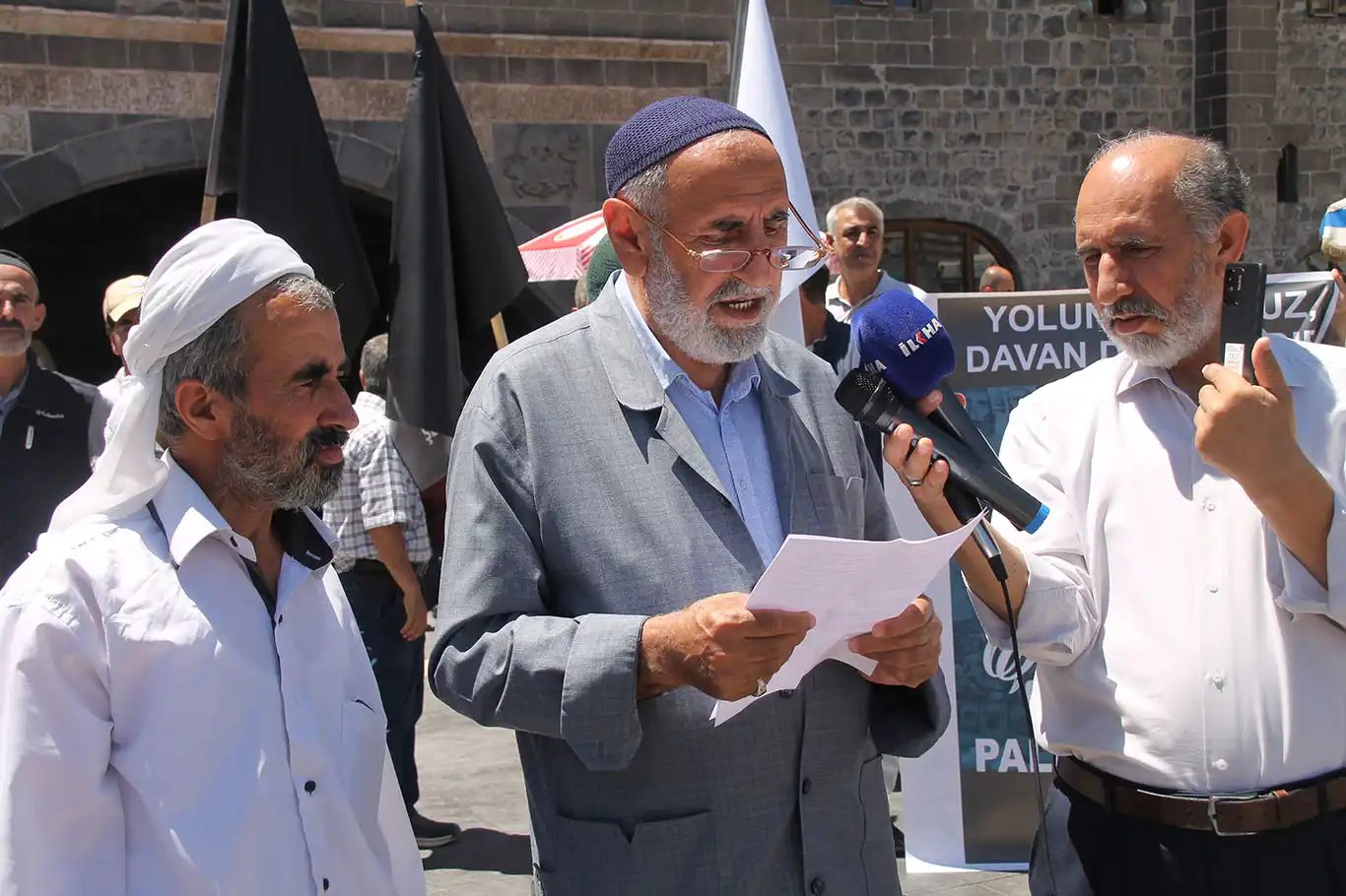 Palevi-Der: İlk meclis döneminde İslam dışı kanunlar çıkarıldı Palevi-Der: İlk meclis döneminde İslam dışı kanunlar çıkarıldı