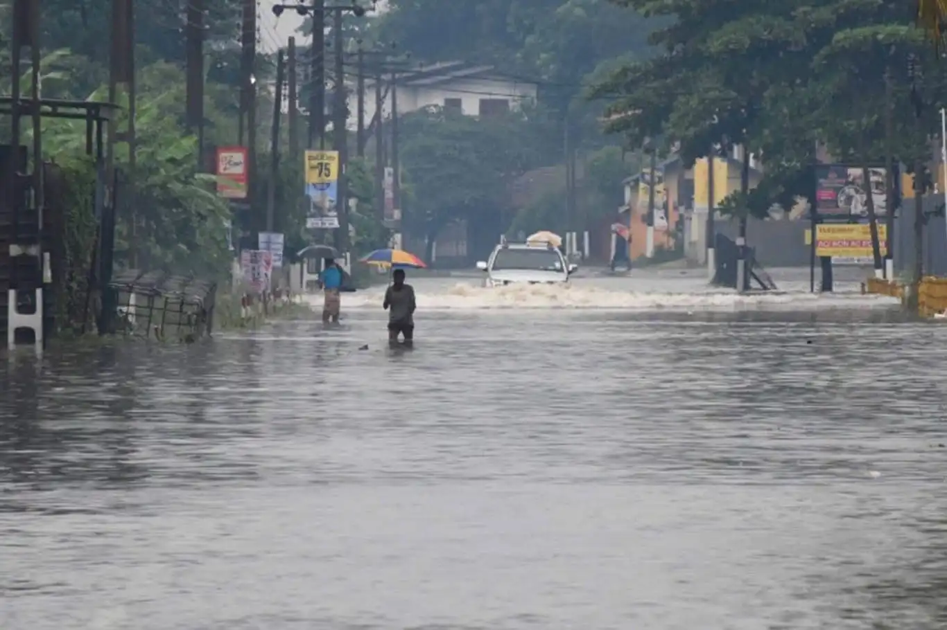 Severe flooding and landslides in Sri Lanka leave 10 dead, 5 missing Severe flooding and landslides in Sri Lanka leave 10 dead, 5 missing