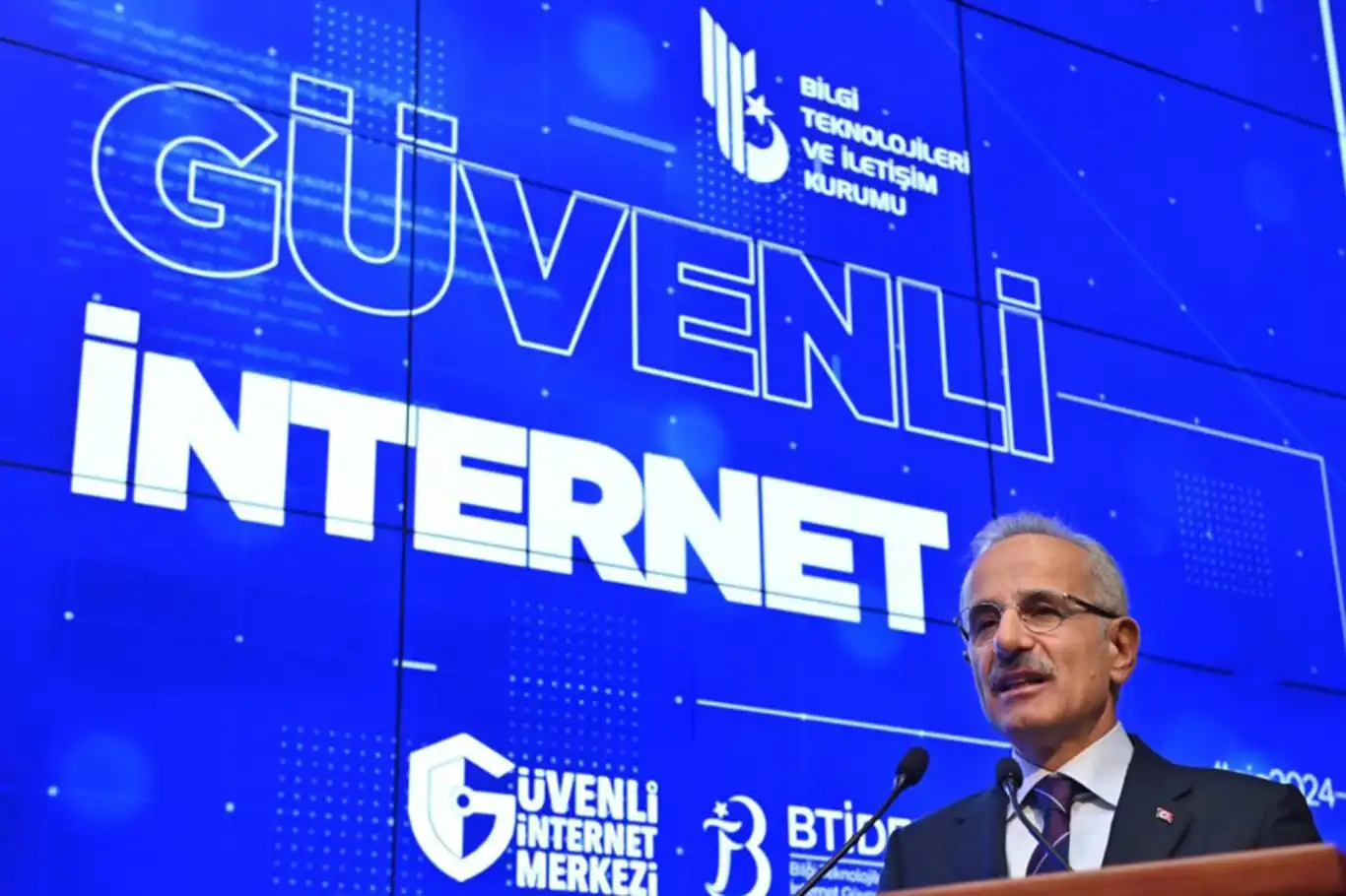 Türkiye surpasses 44 million secure internet subscribers Türkiye surpasses 44 million secure internet subscribers