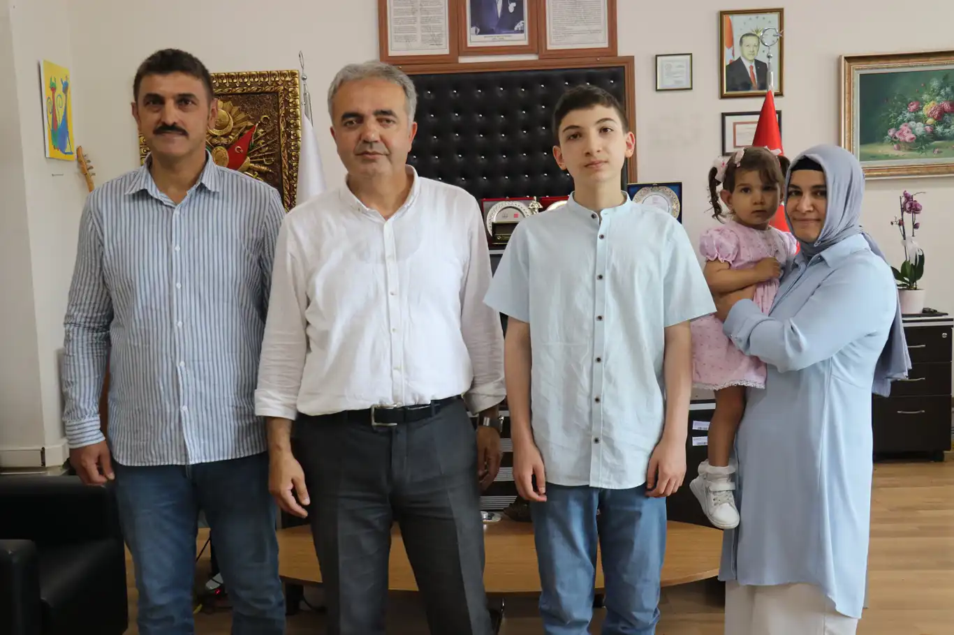 İmam hatip öğrencisi Özkan, hocalarının desteğiyle Türkiye birincisi oldu İmam hatip öğrencisi Özkan, hocalarının desteğiyle Türkiye birincisi oldu
