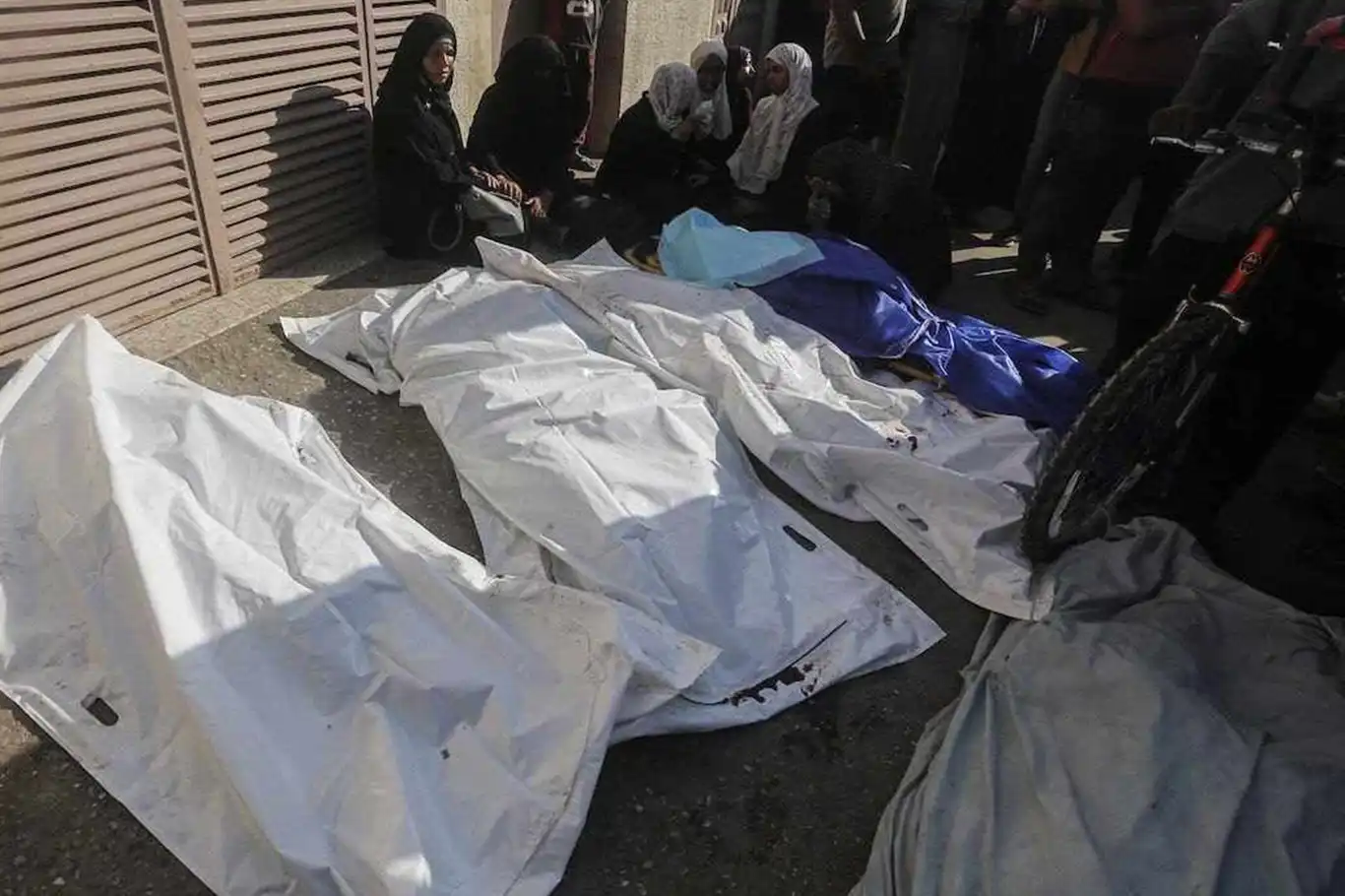Gazze'de şehit sayısı 52 artarak 38 bin 295'e yükseldi Gazze'de şehit sayısı 52 artarak 38 bin 295'e yükseldi
