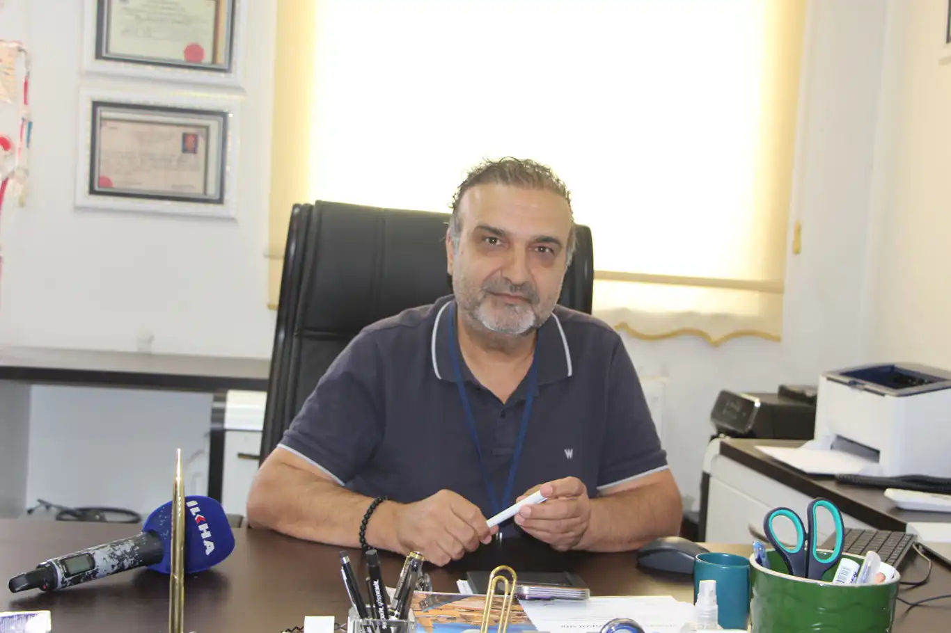 Prof. Dr. Gökdemir: Yeteri miktarda su almayan insanların cildi yaşının gerektiğinden daha fazla göstermektedir Prof. Dr. Gökdemir: Yeteri miktarda su almayan insanların cildi yaşının gerektiğinden daha fazla göstermektedir