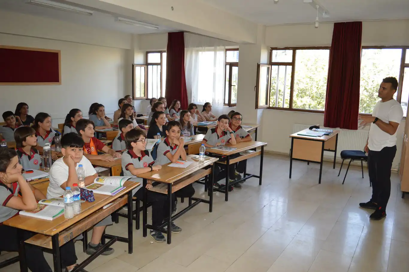 Eğitimci-Yazar Dr. Ay'dan LGS tercihleri için önemli tavsiyeler Eğitimci-Yazar Dr. Ay'dan LGS tercihleri için önemli tavsiyeler