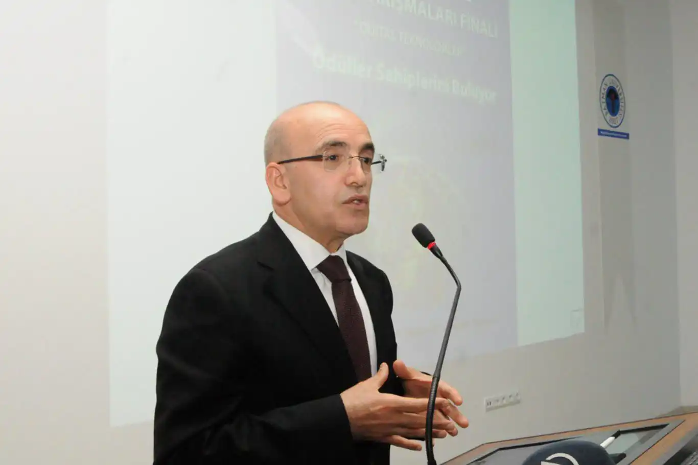 Bakan Şimşek: Vergide kayıt dışılığı azaltma çalışmalarımız sürüyor Bakan Şimşek: Vergide kayıt dışılığı azaltma çalışmalarımız sürüyor