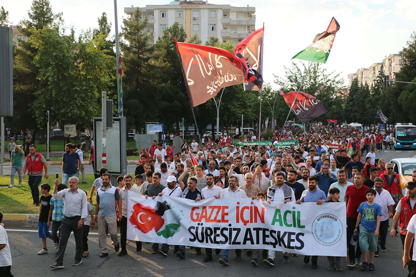 Diyarbakır İslami STK'lardan "Gazze İçin Yürüyoruz" etkinliği 