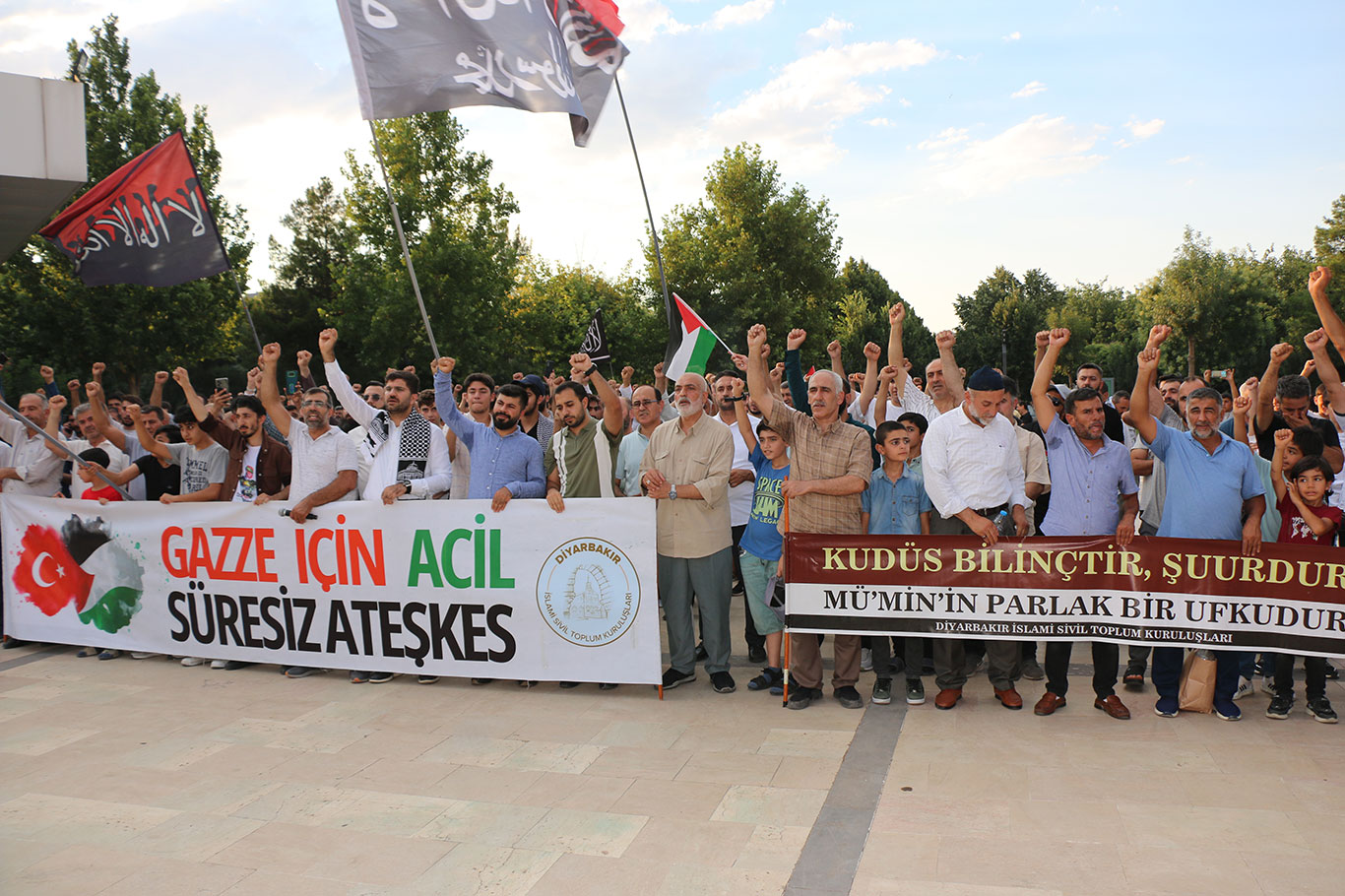 Diyarbakır İslami STK'lardan "Gazze İçin Yürüyoruz" etkinliği 